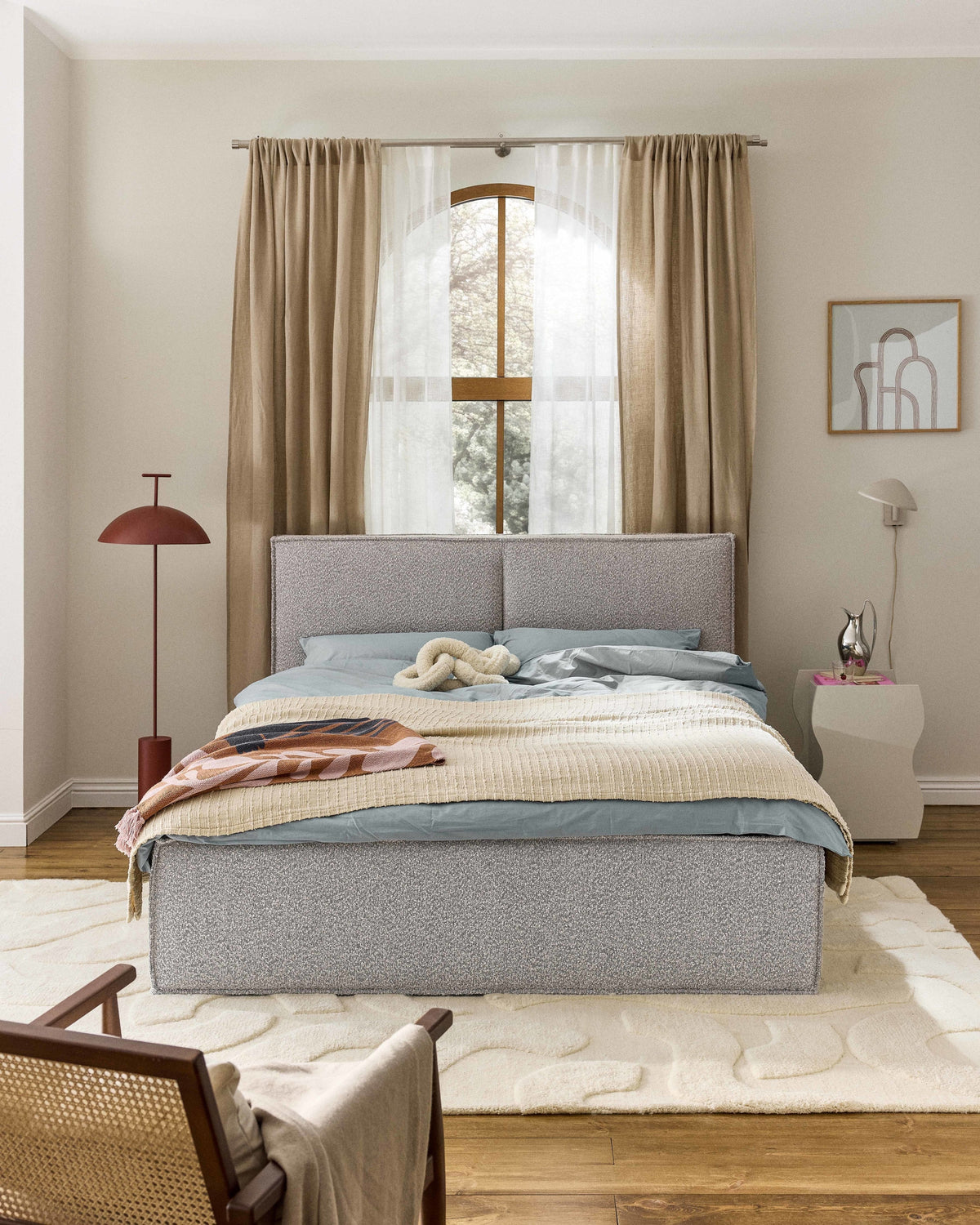 Drenmair Bouclé Upholstered Bed
