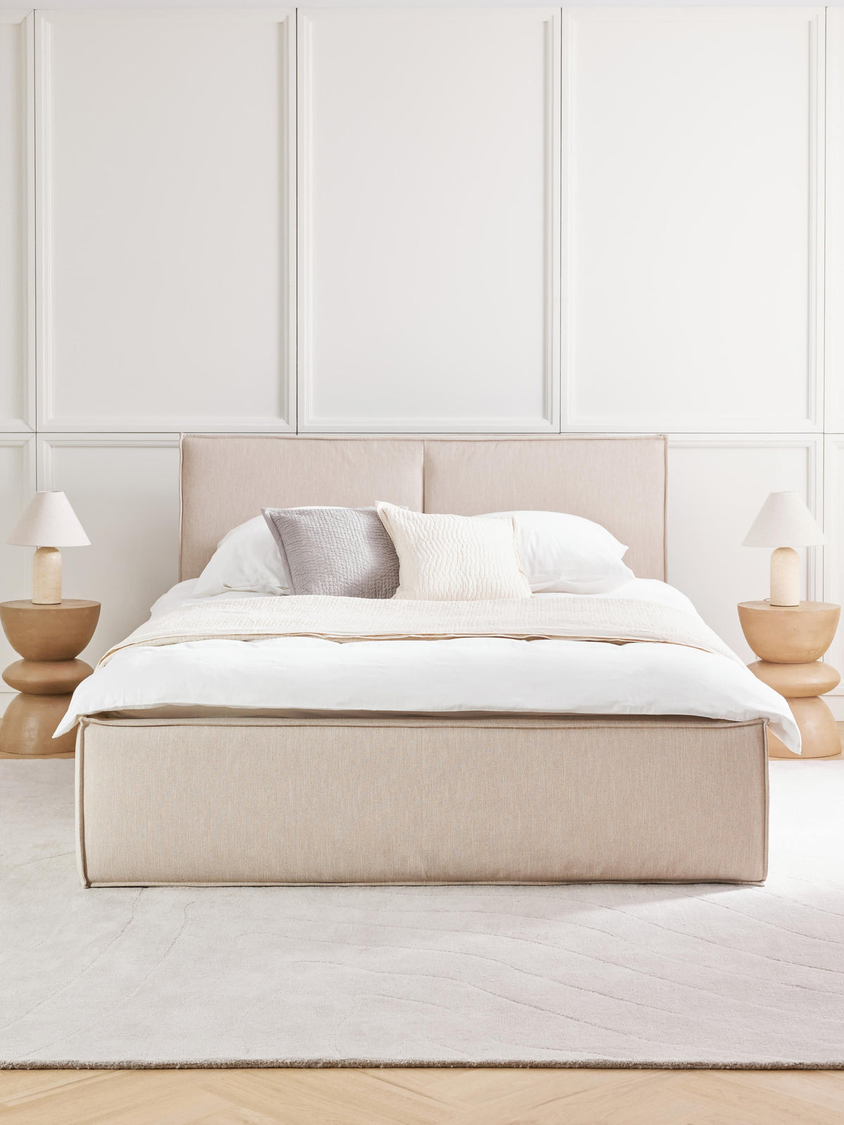 Drenmair Upholstered Storage Bed