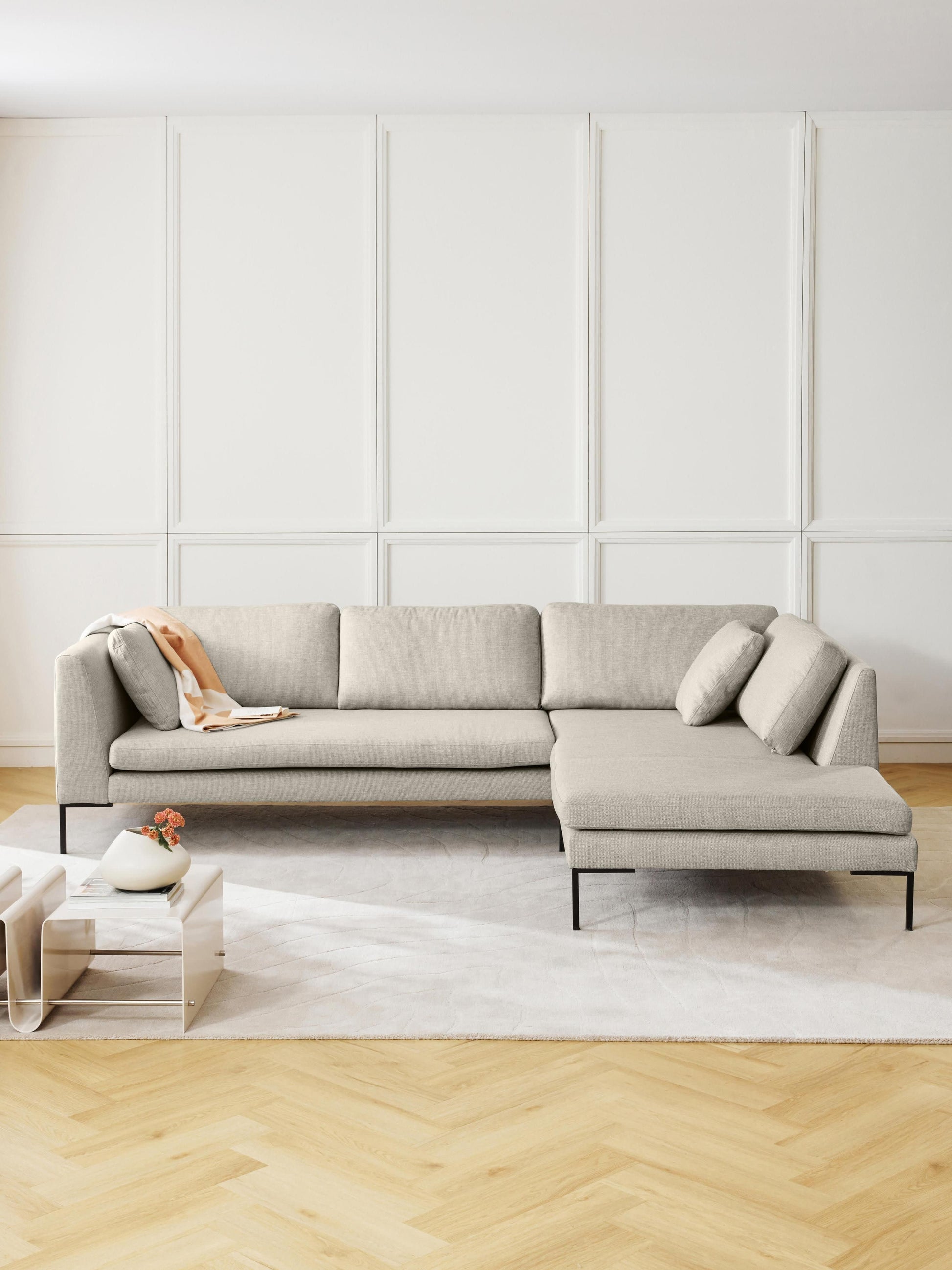Emmravel Corner Sofa with Metal Legs