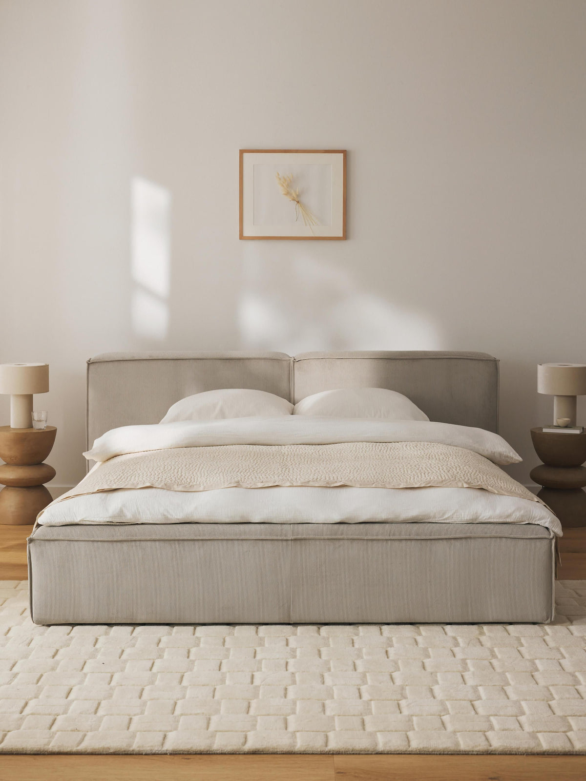 Lenmoray Upholstered Storage Bed in Corduroy
