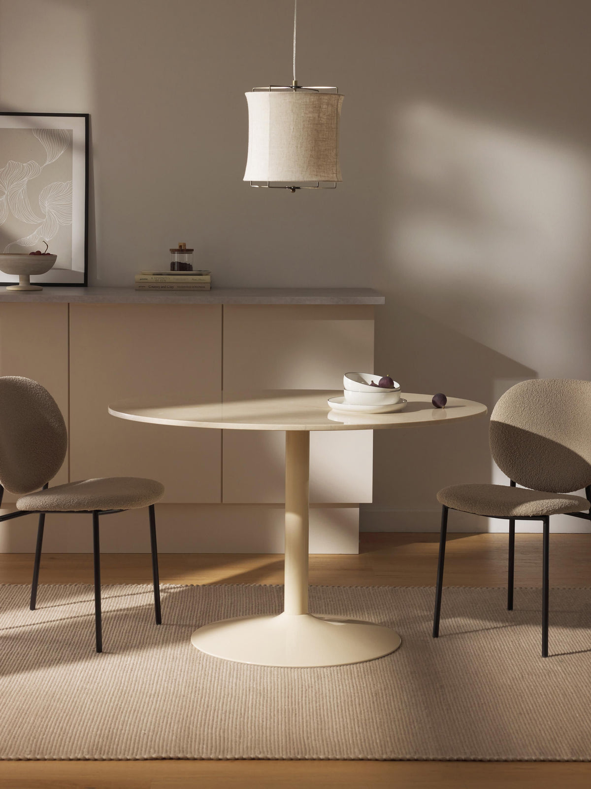 Milvaera Oval Dining Table in Marble, 120 x 90 cm