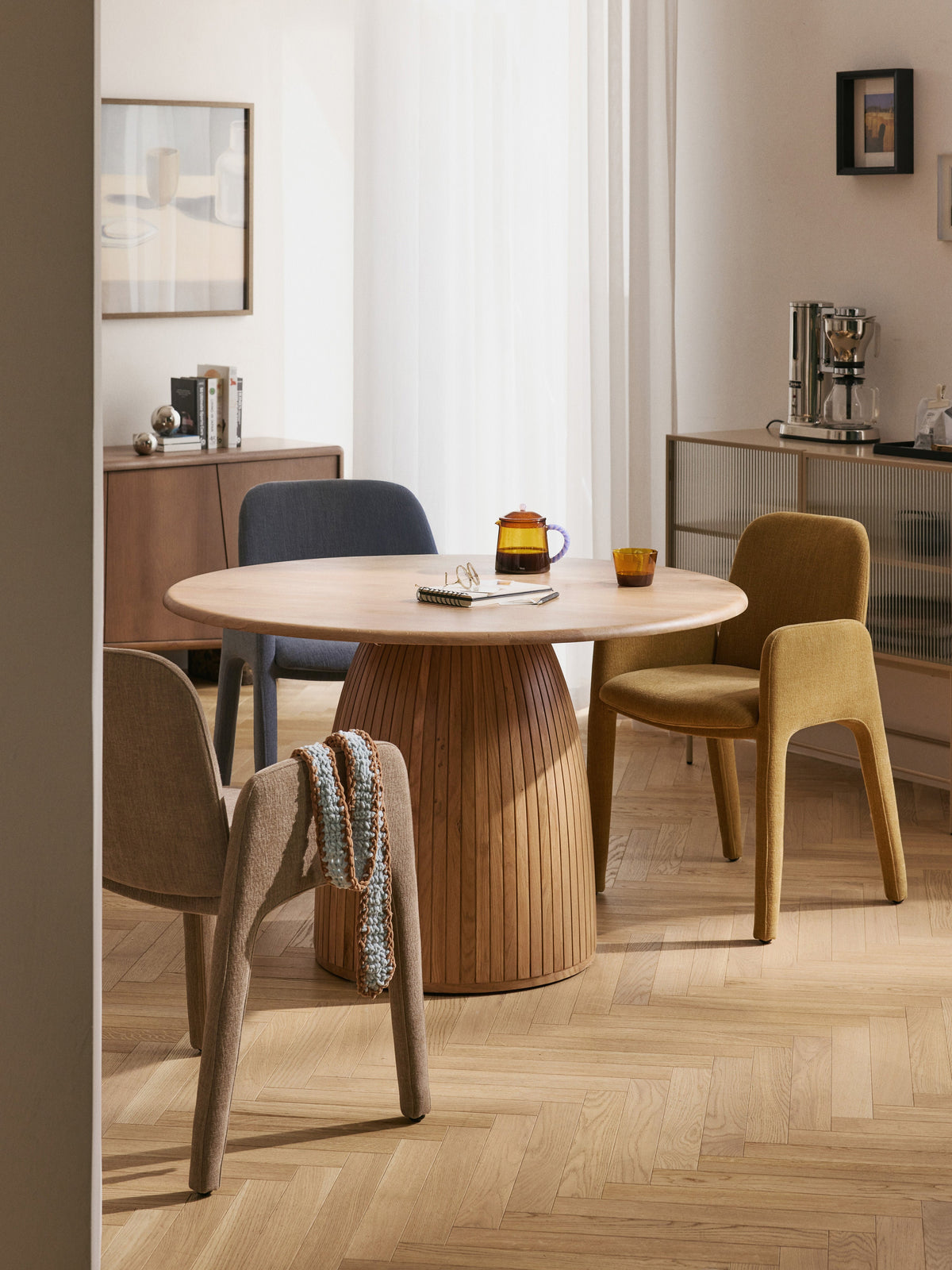 Nelrowan Dining Table, Round, with Fluted Texture, in Various Sizes