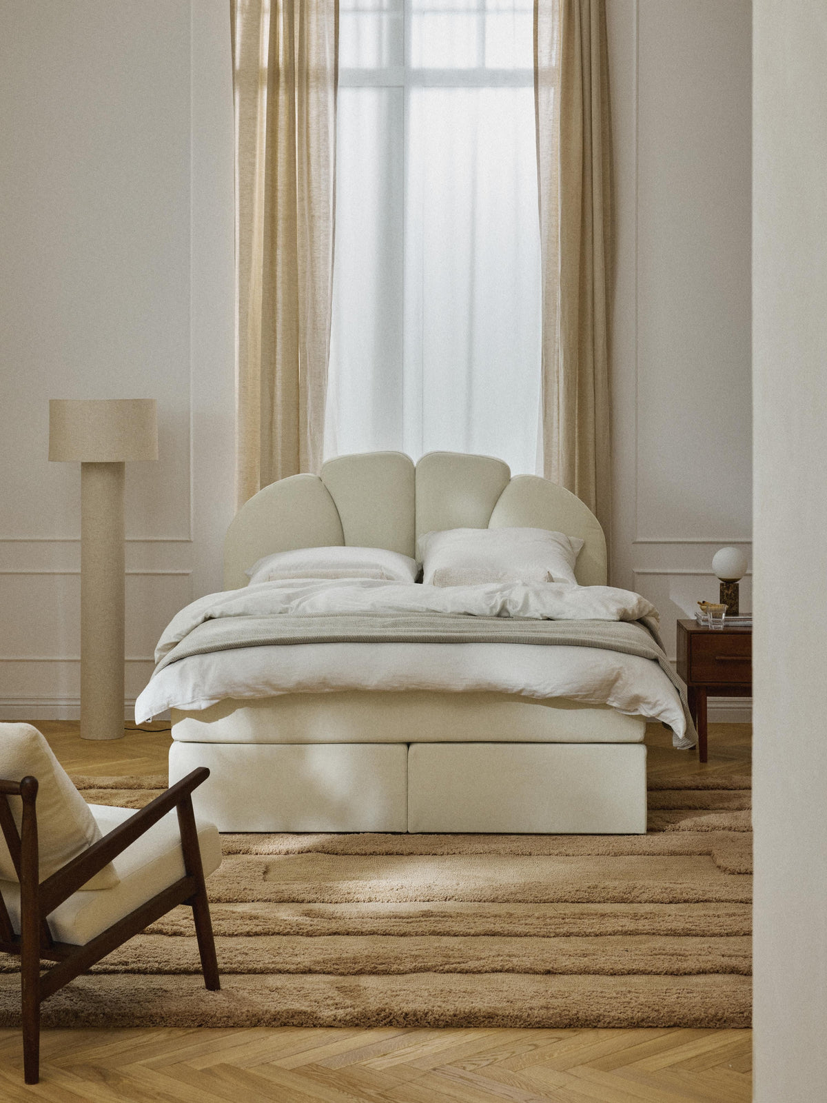 Romluith Box Spring Bed