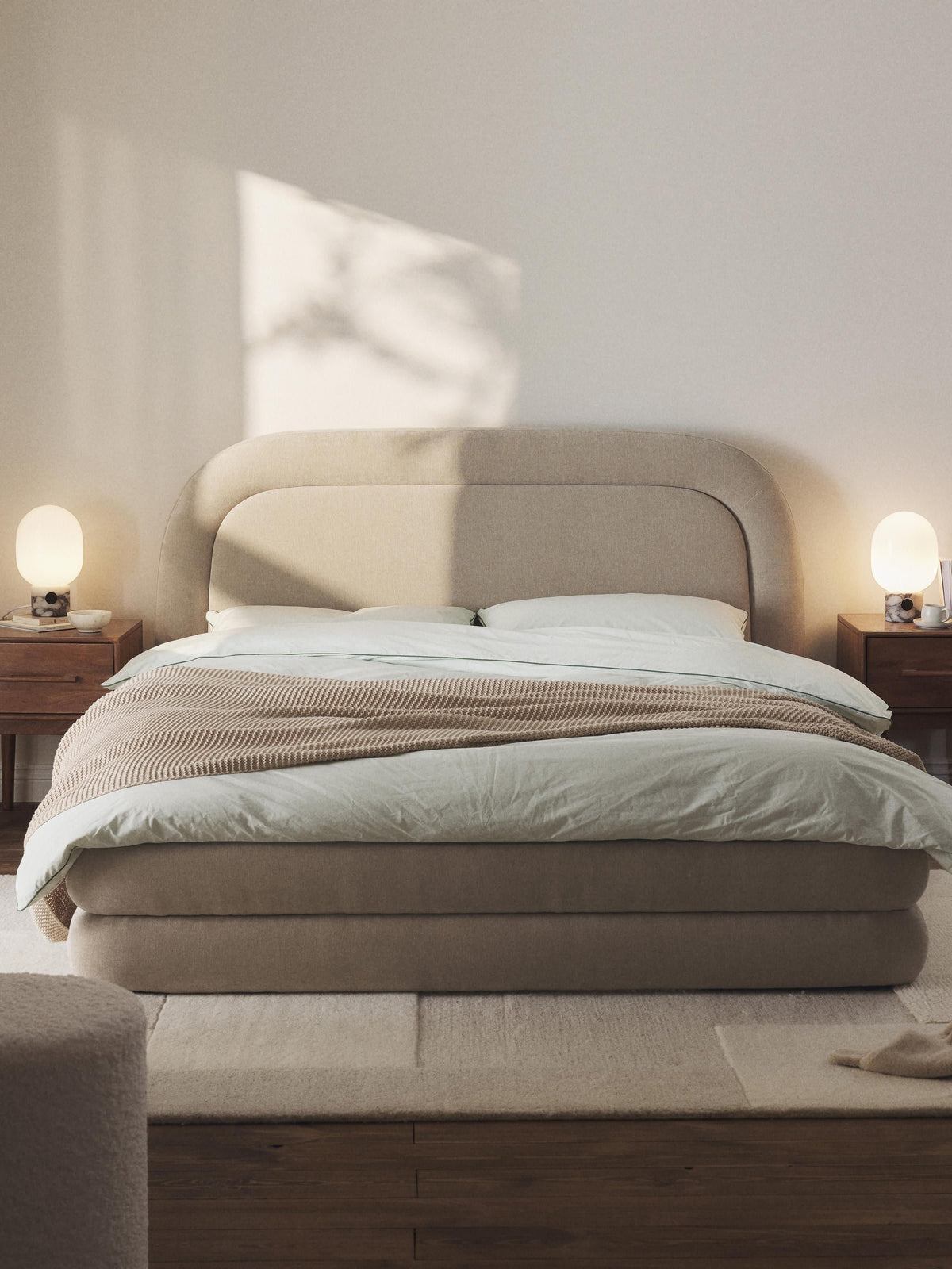 Solvantis Upholstered Bed
